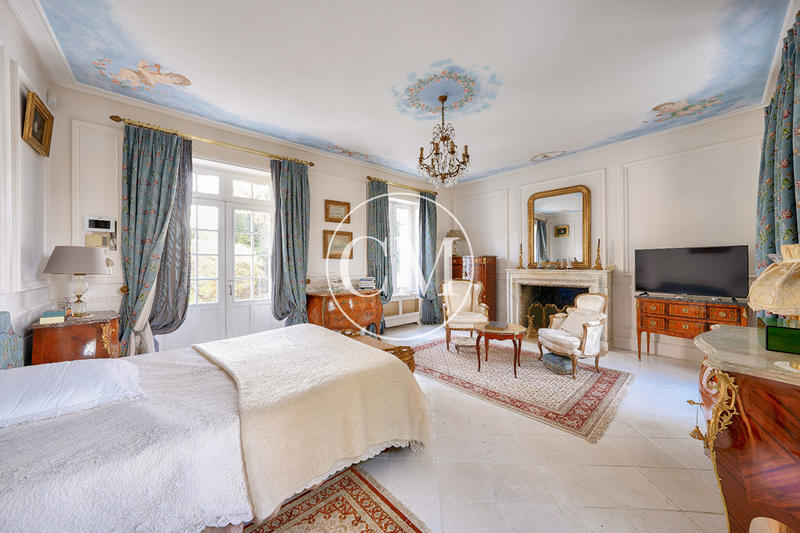 Maison bourgeoise - 520 m² - 10 pièces