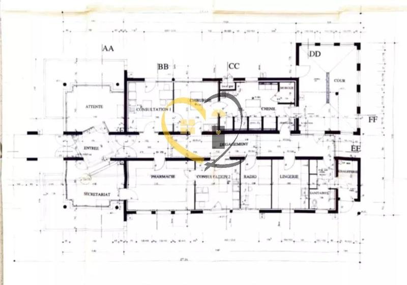 Local commercial - 185 m² - 10 pièces
