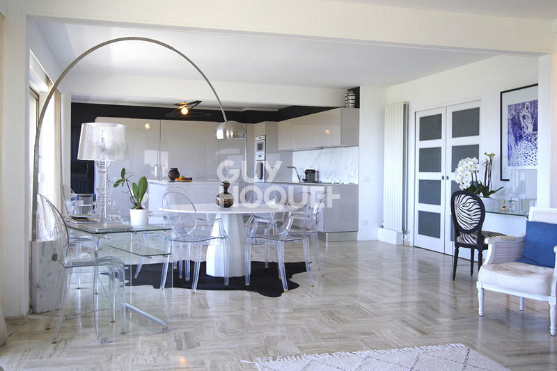 Appartement - 190 m² - 5 pièces