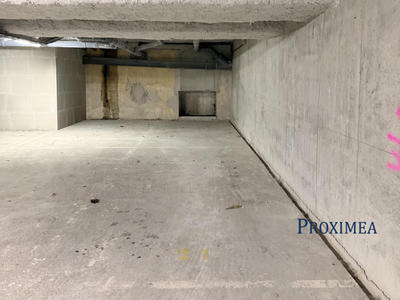 Parking / Garage - 27 m²