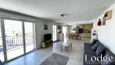 Appartement - 100 m² - 4 pièces