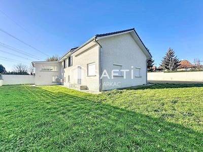 Maison - 167 m² - 7 pièces