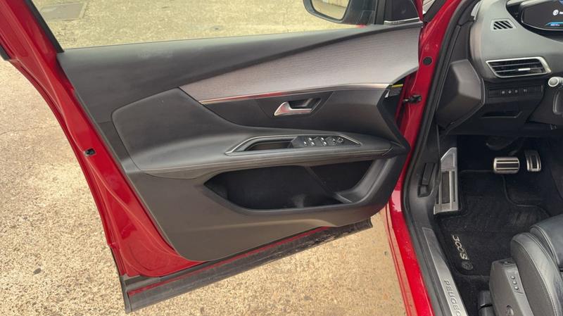 Peugeot 3008 II 1.6 Thp 300 Hybride e-Eat8 Gt Line - Automatique Toit ouvrant