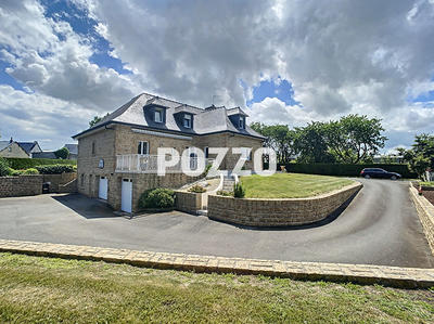 Maison - 244 m² - 8 pièces