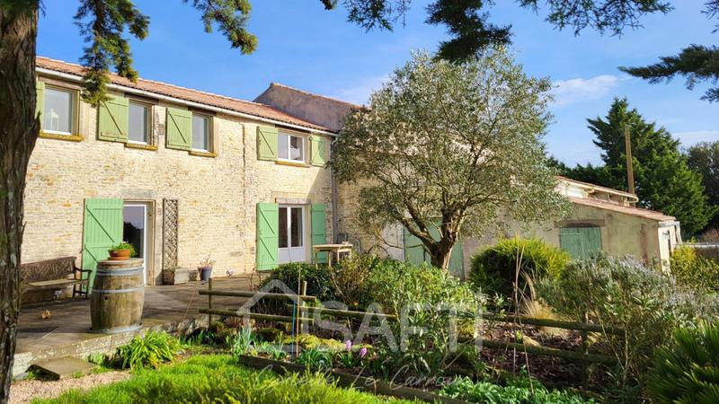 Maison - 230 m² - 6 pièces