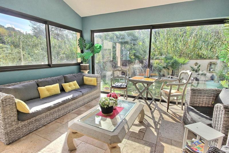 Villa - 188 m² - 6 pièces