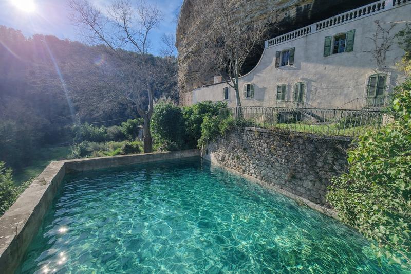 Maison - 300 m² - 10 pièces