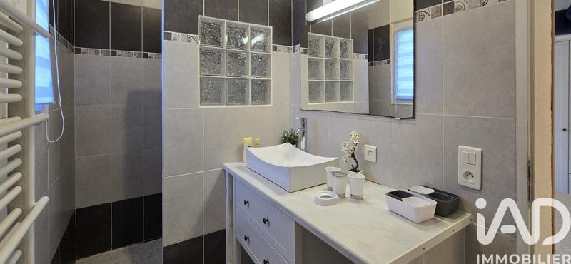 Maison - 232 m² - 13 pièces