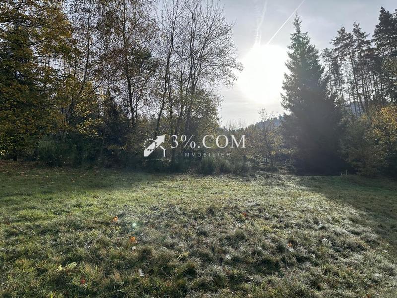 Terrain constructible - 1 800 m²