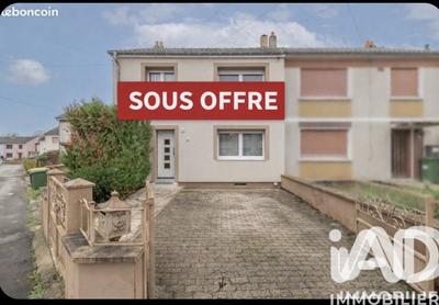 Maison - 99 m² - 5 pièces