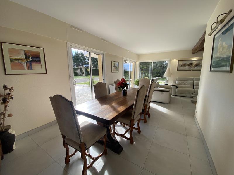 Maison - 203 m² - 10 pièces