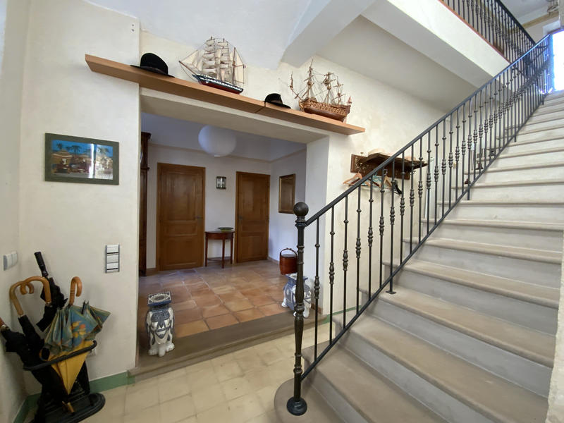 Maison - 234 m² - 8 pièces