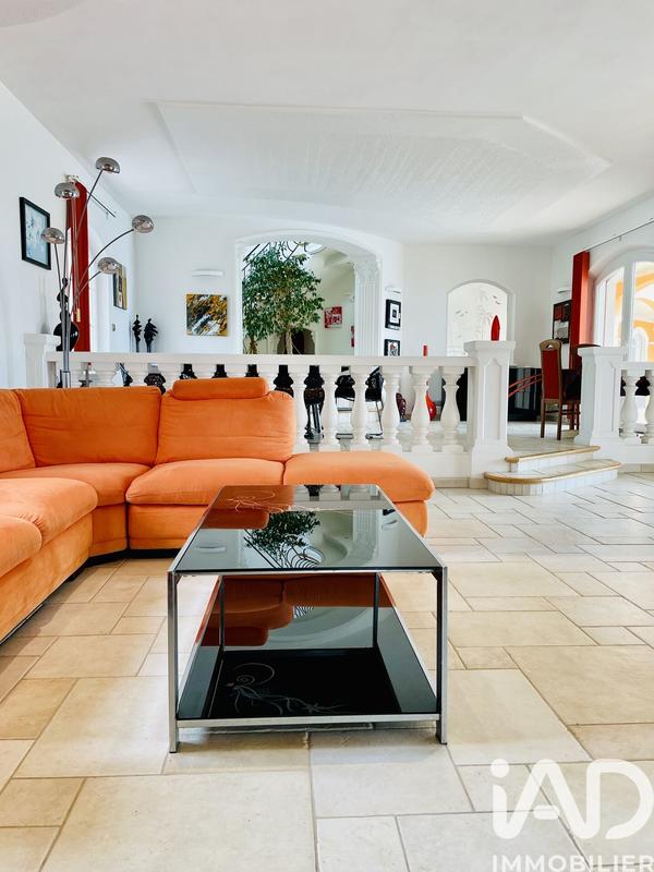 Maison - 732 m² - 20 pièces