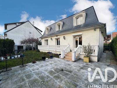 Maison - 165 m² - 7 pièces
