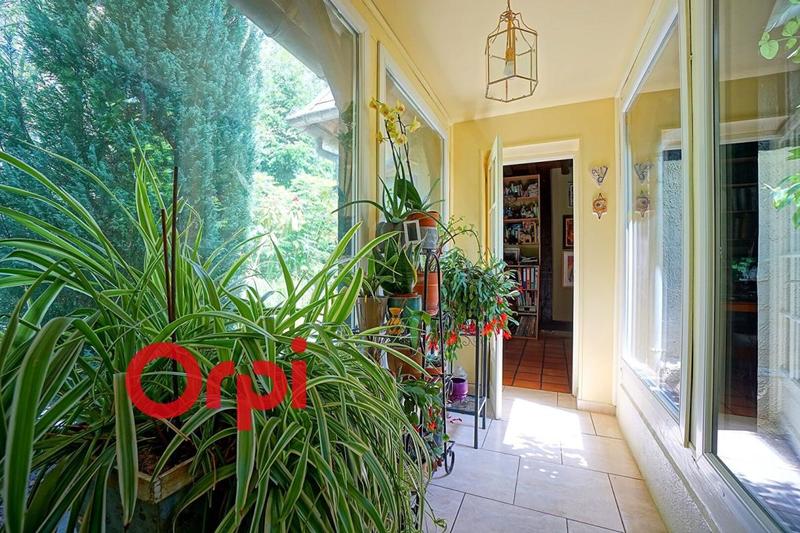 Maison - 220 m² - 9 pièces