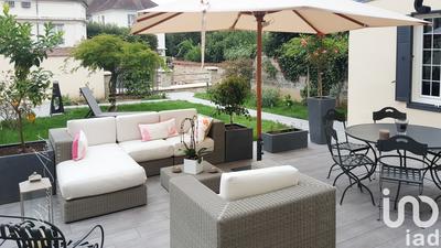 Maison - 200 m² - 7 pièces