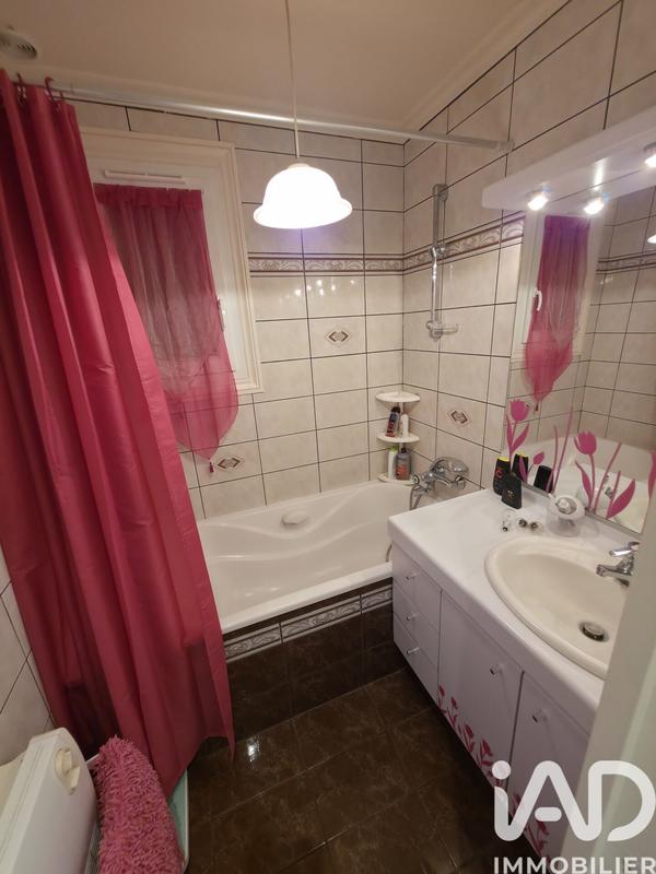 Maison - 222 m² - 7 pièces