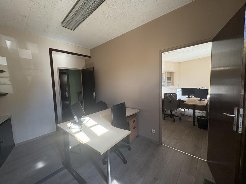Bureau - 201 m²