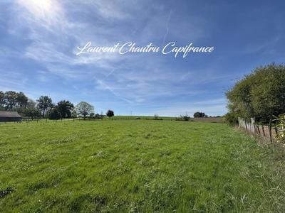 Terrain constructible - 2 744 m²