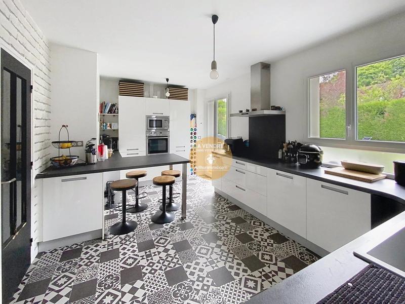 Maison - 155 m² - 7 pièces