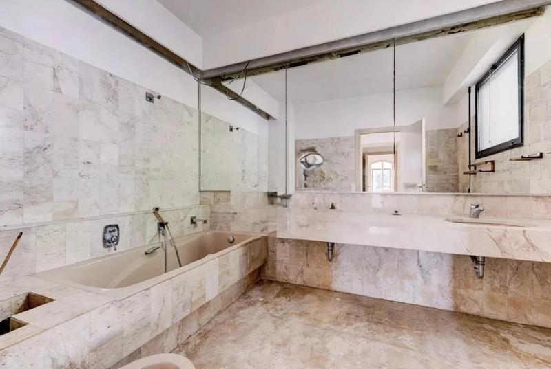 Maison - 302 m² - 5 pièces