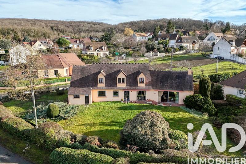 Maison - 220 m² - 9 pièces