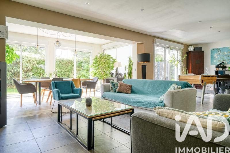 Maison - 180 m² - 8 pièces