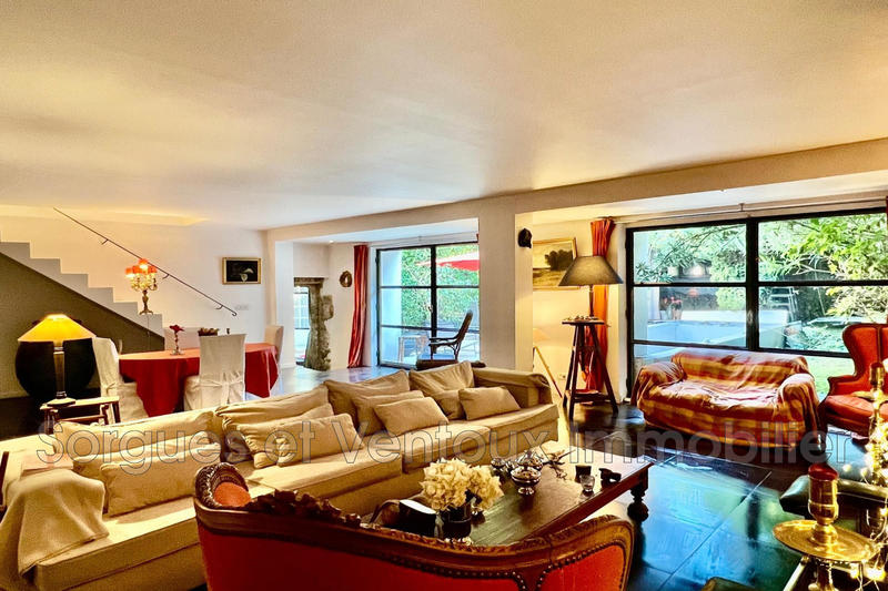 Maison - 285 m² - 8 pièces