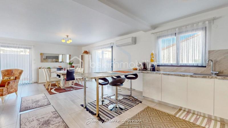 Maison - 137 m² - 4 pièces