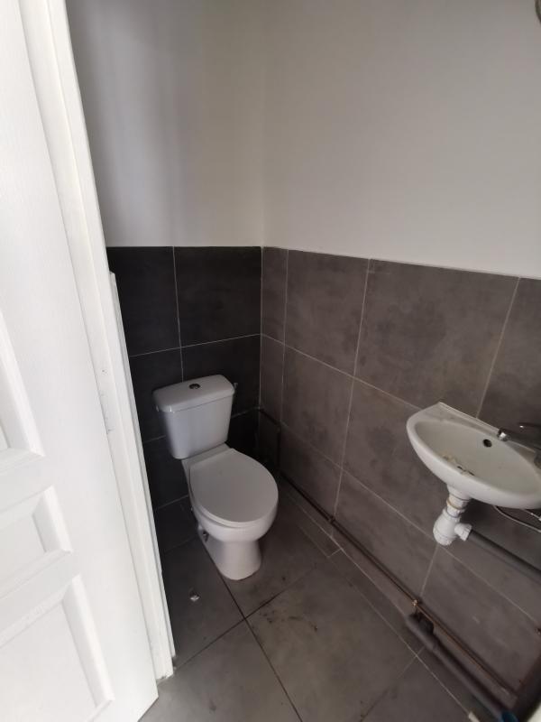 Local commercial - 82 m² - 3 pièces