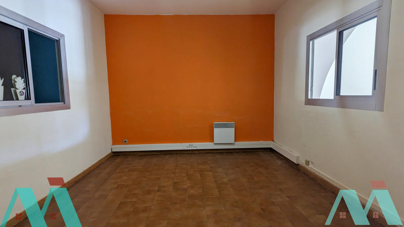 Local commercial - 121 m² - 6 pièces