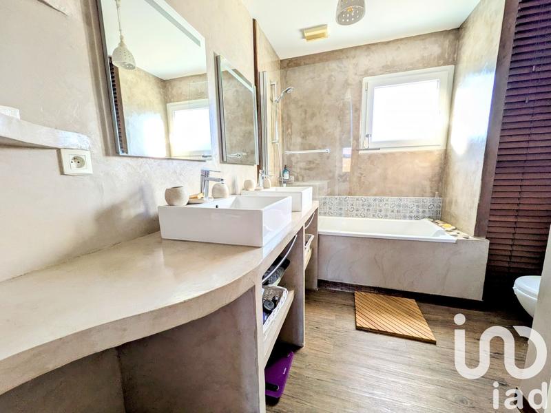 Maison - 93 m² - 4 pièces