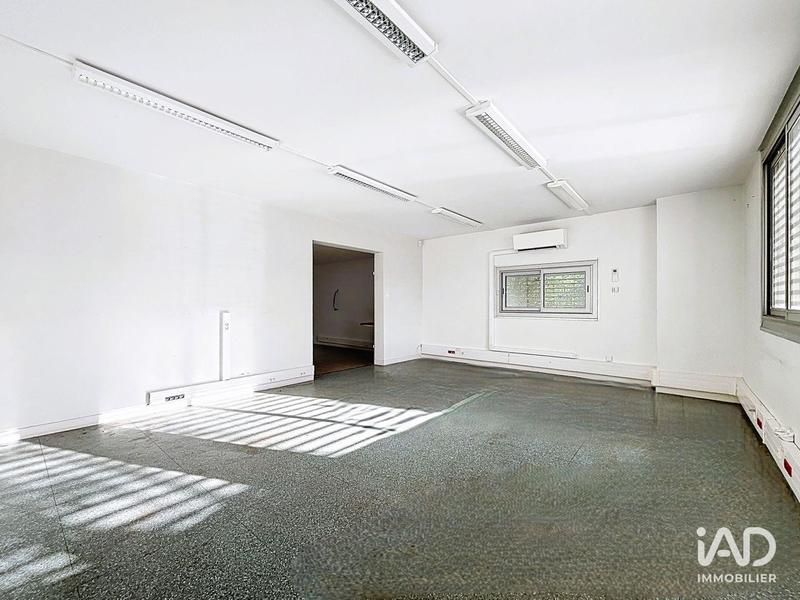 Local commercial - 596 m²