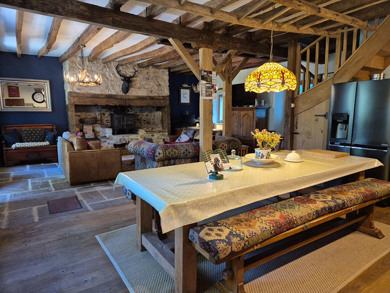 Maison - 265 m² - 9 pièces