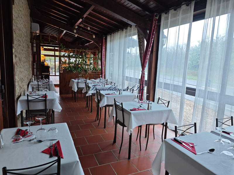 Maison - 535 m² - 14 pièces