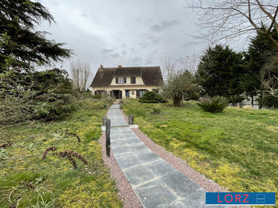 Maison traditionnelle - 327 m² - 8 pièces