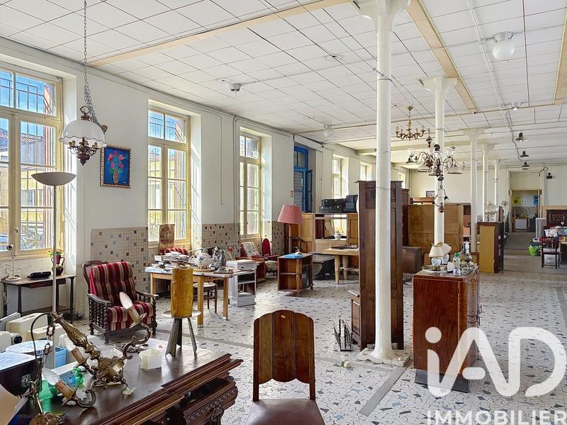 Immeuble - 2 600 m²