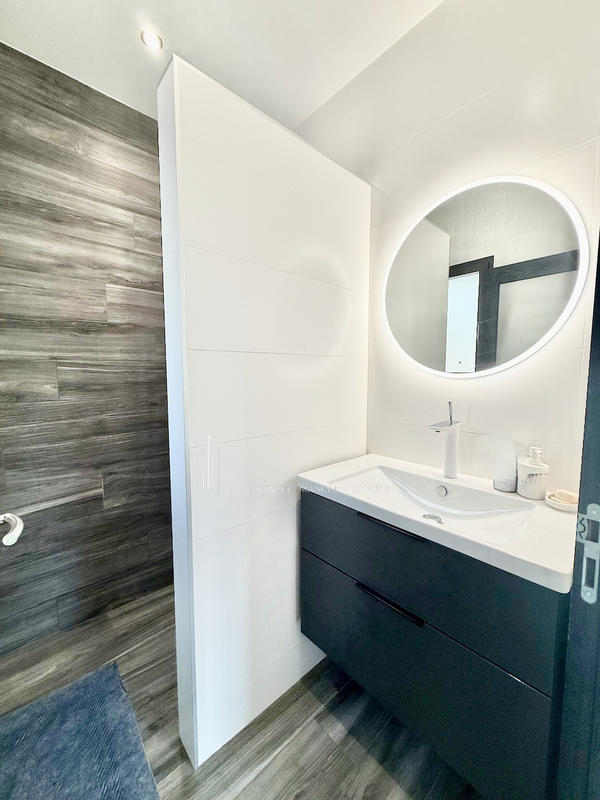 Villa - 145 m² - 6 pièces