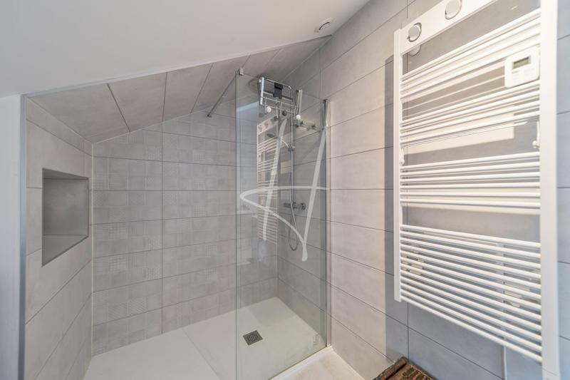 Appartement - 97 m² - 5 pièces