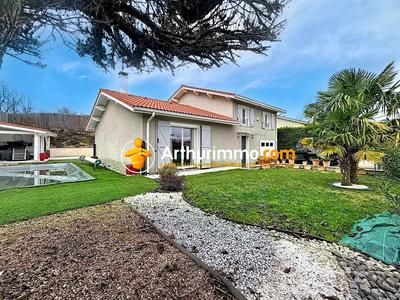 Maison - 113 m² - 5 pièces