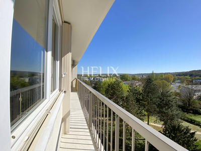 Appartement - 85 m² - 5 pièces