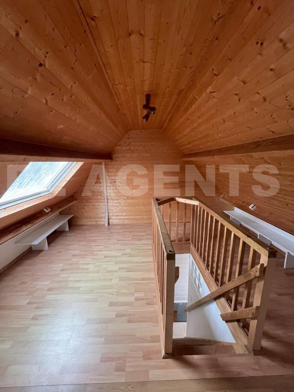 Maison - 172 m² - 9 pièces