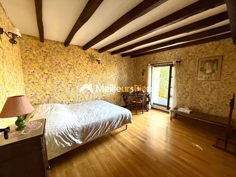 Maison - 248 m² - 7 pièces