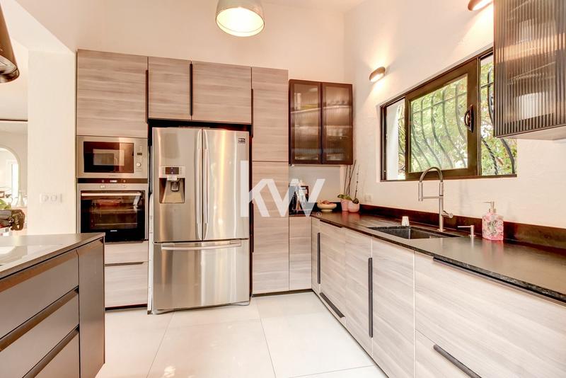 Maison - 204 m² - 6 pièces