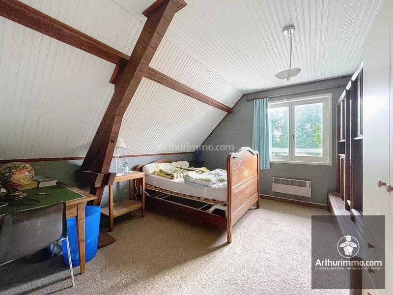 Maison - 254 m² - 9 pièces