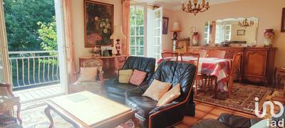 Maison - 162 m² - 8 pièces