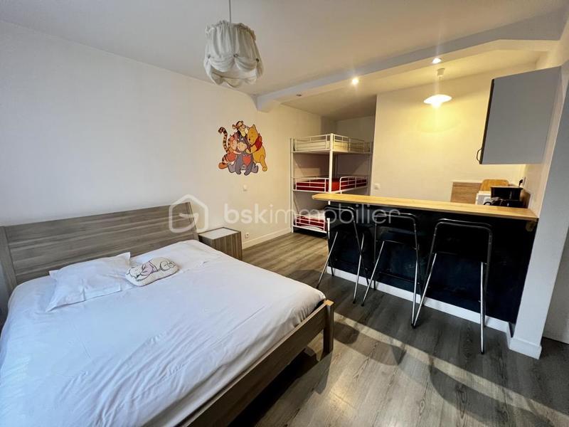 Immeuble - 134 m² - 8 pièces