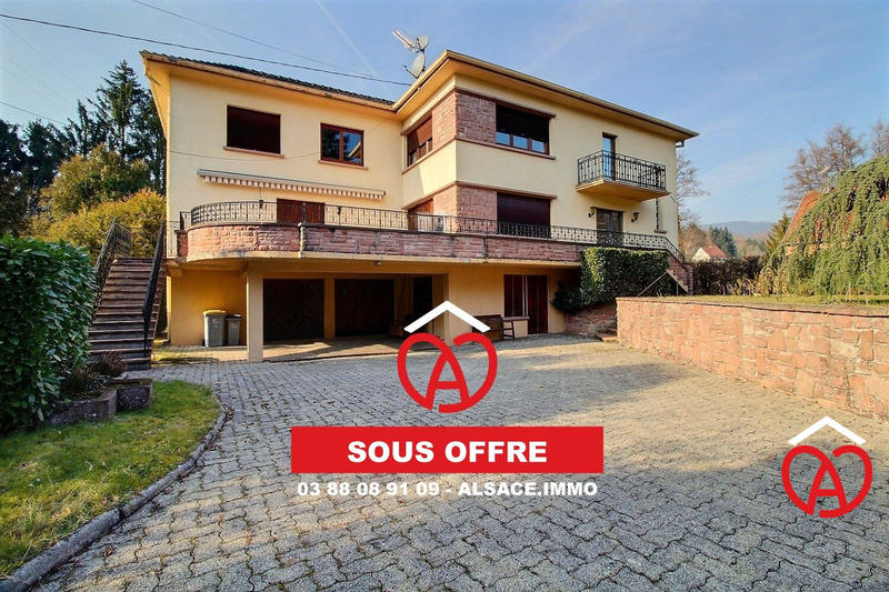 Maison - 253 m² - 9 pièces