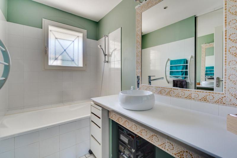 Maison - 137 m² - 5 pièces