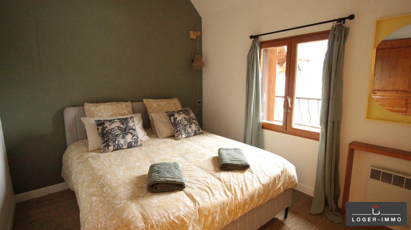 Maison - 302 m² - 9 pièces